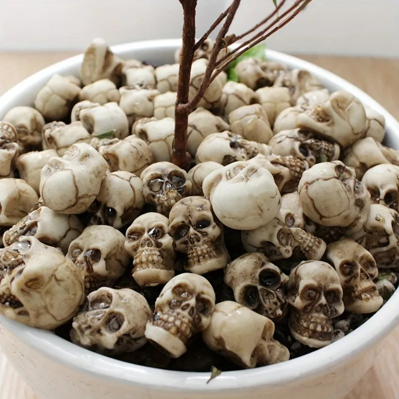 20pcs Mini Skull Garden Decor – Realistic Halloween Skeleton Head Ornaments