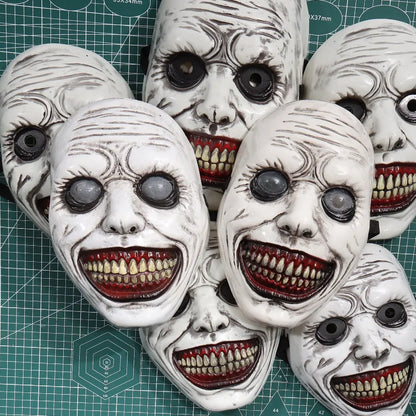 Eerie Smiling Demon Mask – The Exorcist Inspired Halloween Costume Prop